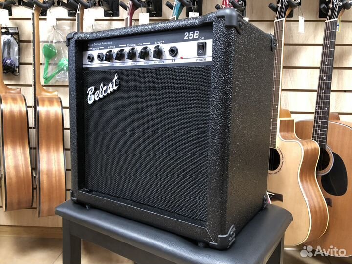Комбоусилитель для бас гитары Belcat 25B, 25Вт
