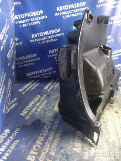 Обшивка багажника Toyota Verso минивен 2009