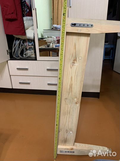 Вешалка настенная