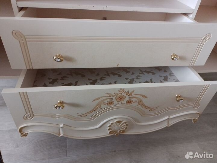 Тумба под телевизор