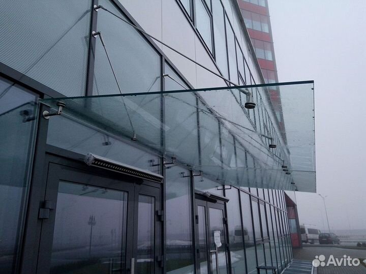 Стеклянный козырек от производителя