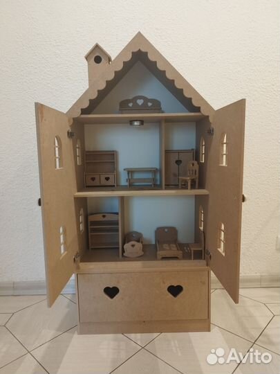 Кукольный дом с освещением и мебелью