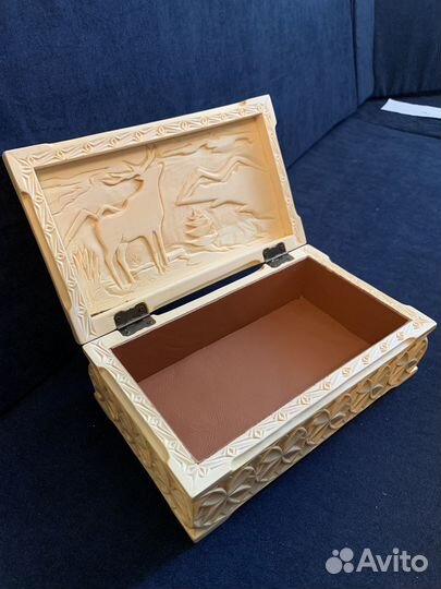 Шкатулка резная