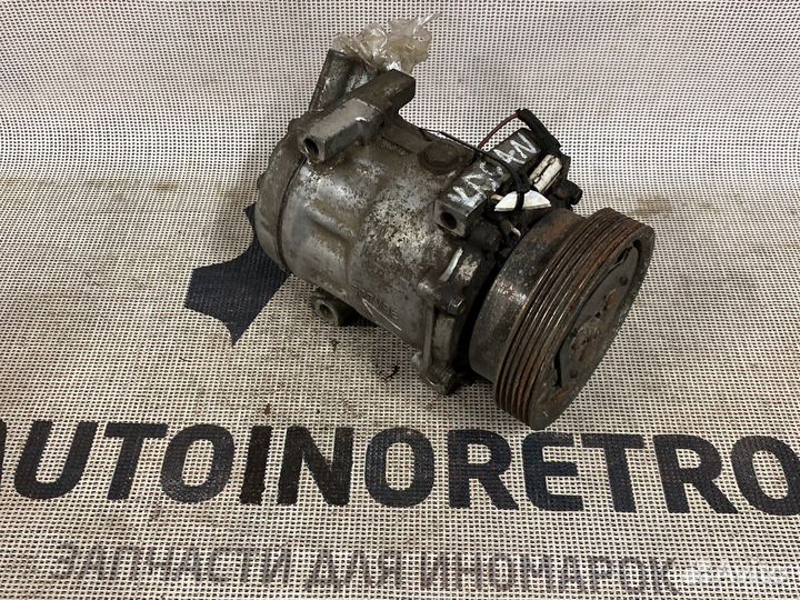 Компрессор кондиционера Renault 926000097R