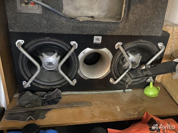 Сабвуфер JBL