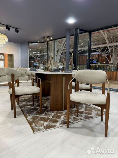 Комплект стол и стулья. В наличии