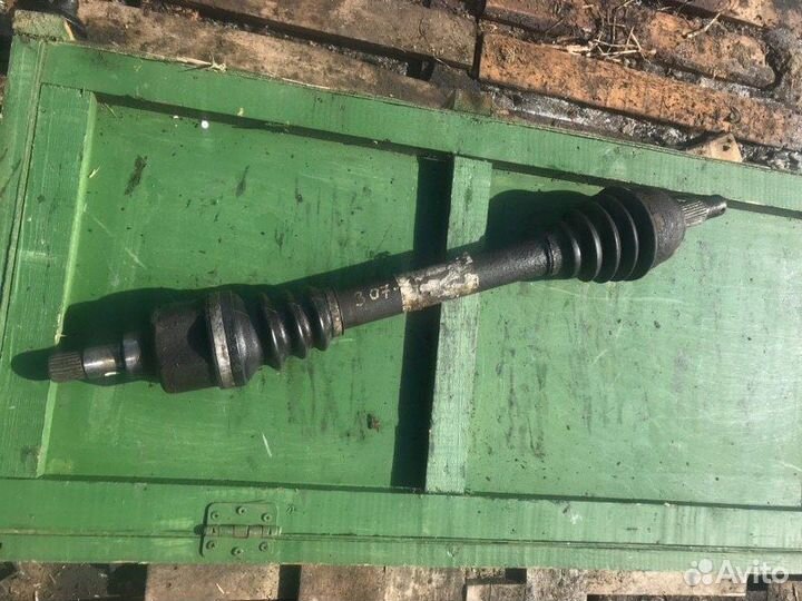 Полуось (привод) передний левый Peugeot 307