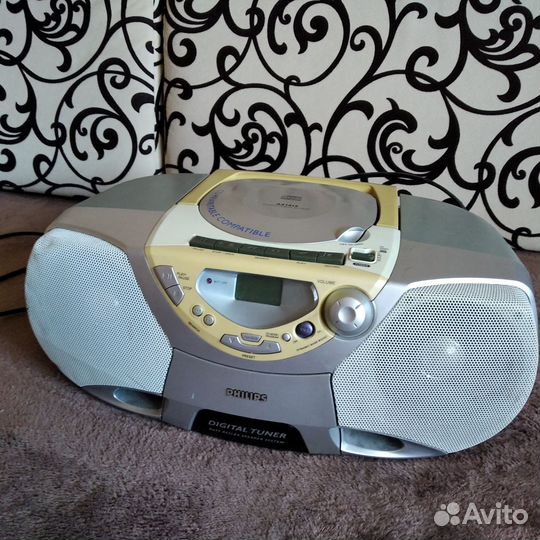 Магнитофон Phillips