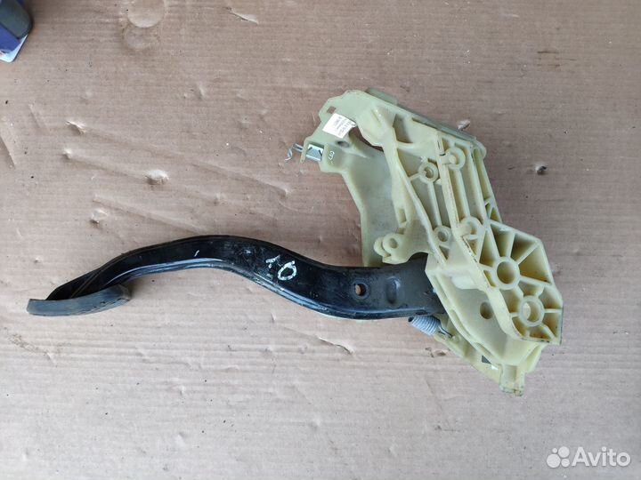 Педаль тормоза к BMW 5 E60/E61, 2005