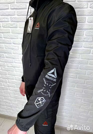 Мужской спортивный костюм reebok