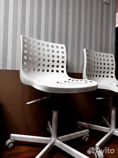 Стулья вращающиеся сколберг IKEA