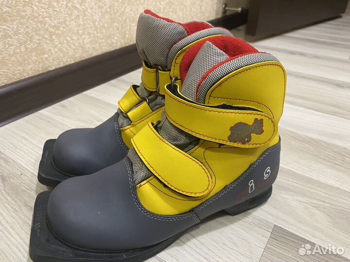 Лыжные ботинки