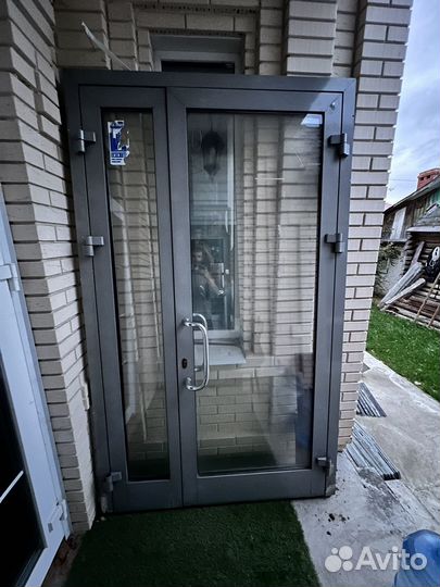 Дверь двухстворчитая металлическая