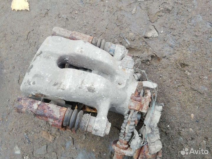 Суппорт тормозной задний правый опель зафира А