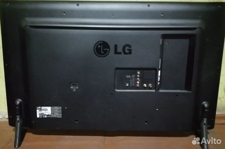 Телевизор LG 42LB561V (разбита матрица)