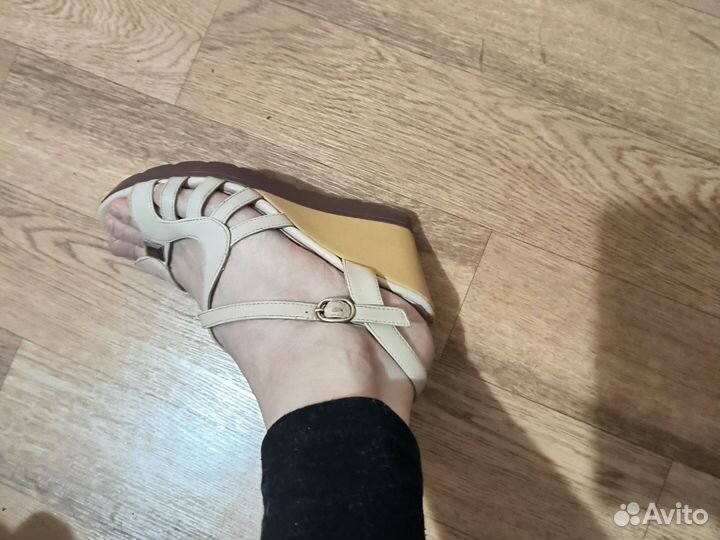 Босоножки женские 37 размер