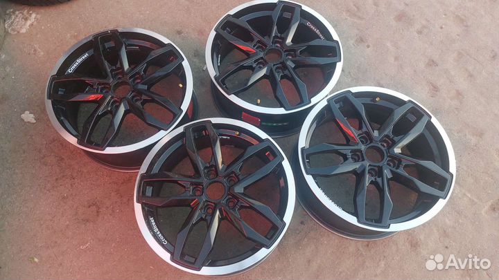 R17 Диски TG Rasing 5/114.3. цо 67.1