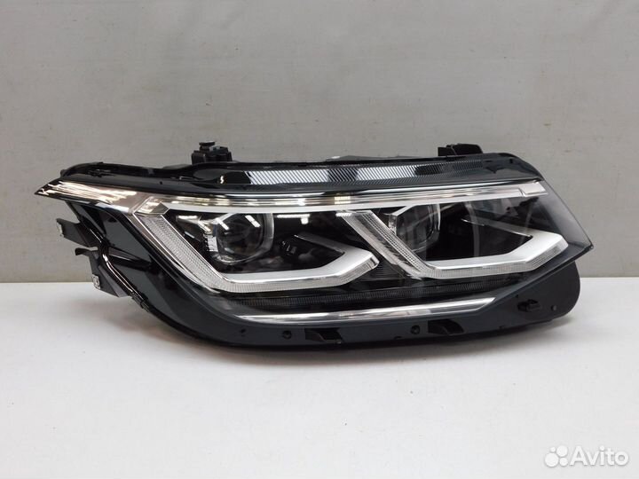 Фара правая Volkswagen Tiguan