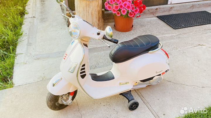 Детский электросамокат и электромотоцикл