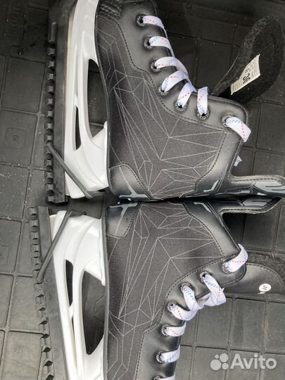 Коньки хоккейные размер 36