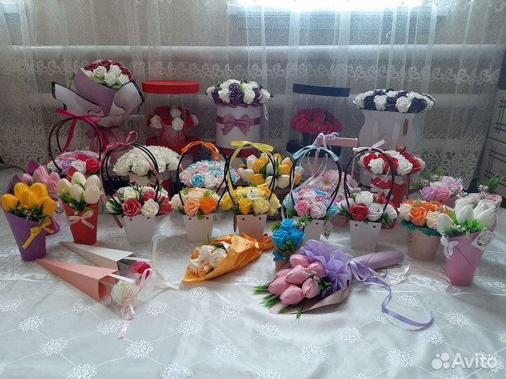 Букет из мыльных роз, шокобоксы, подарки