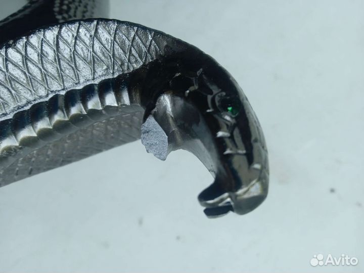 Трость с дефектом змея кобра с изумрудным глазком