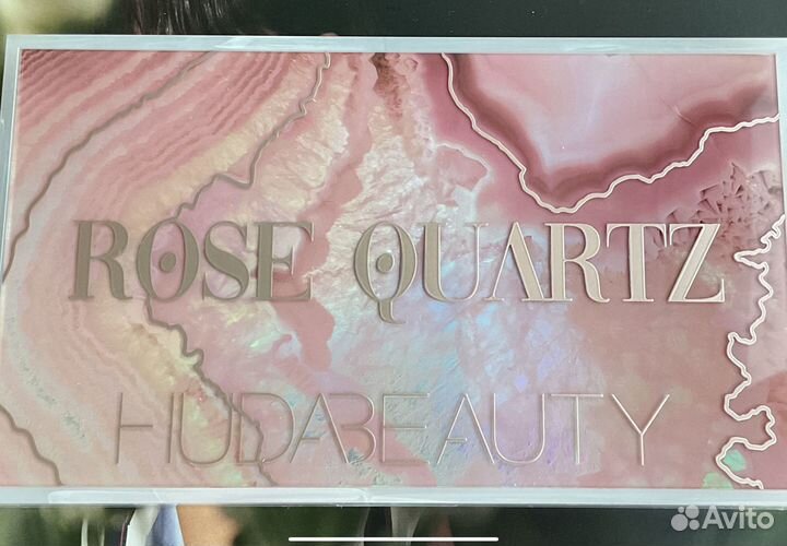 Палетка теней Huda Beauty Rose Quartz