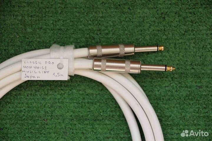 2Jack-2RCA Classic Pro, Japan