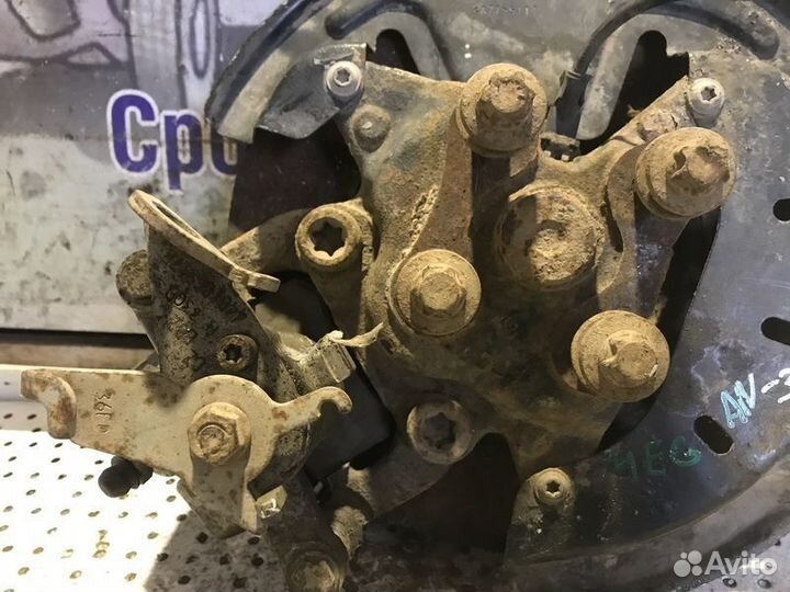 Кулак задний правый Renault Megane