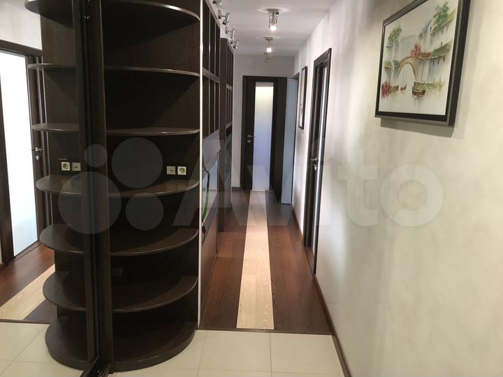 4-к. квартира, 82 м², 5/5 эт.