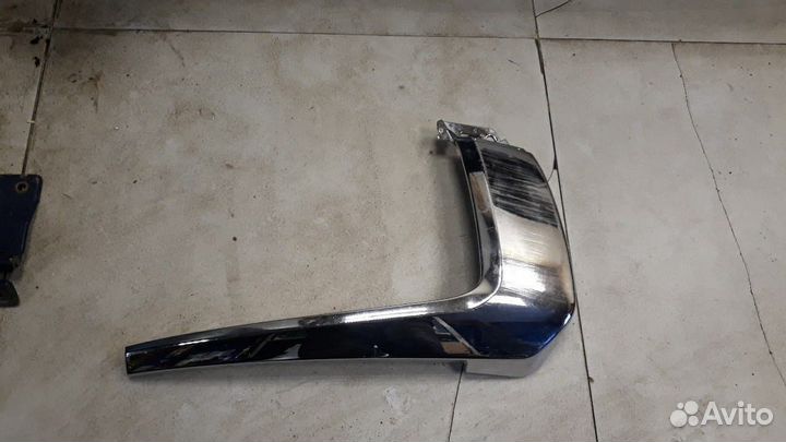 Накладка бампера переднего левая верхняя часть
