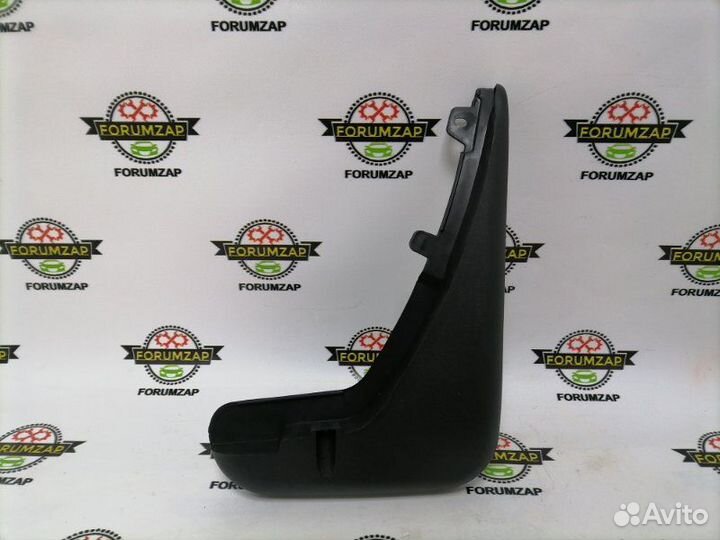 Брызговик передний правый Ford Focus 2004-2011