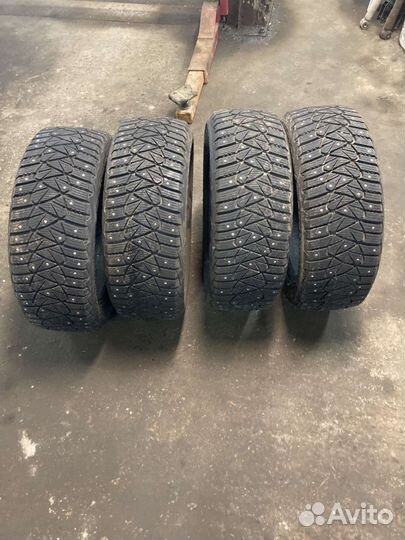 Goodyear Ultragrip 600 215/55 R17 98T