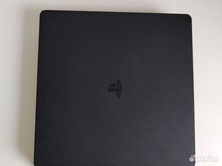 Sony PS4 Slim 1000 гб HDD+подставка+ геймпад+ игра