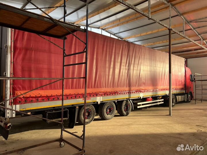 Volvo FH13 с полуприцепом, 2012