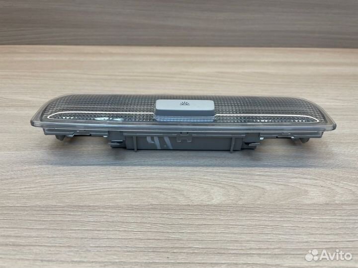 Плафон освещения салона задний Skoda Rapid