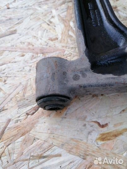 Рычаг подвески левый Vw Transporter T4