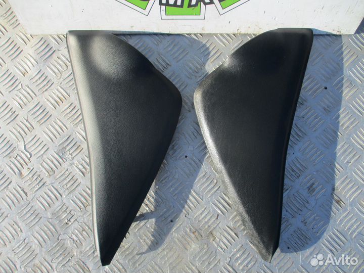 Боковая накладка торпедо Киа Рио 3 2012г