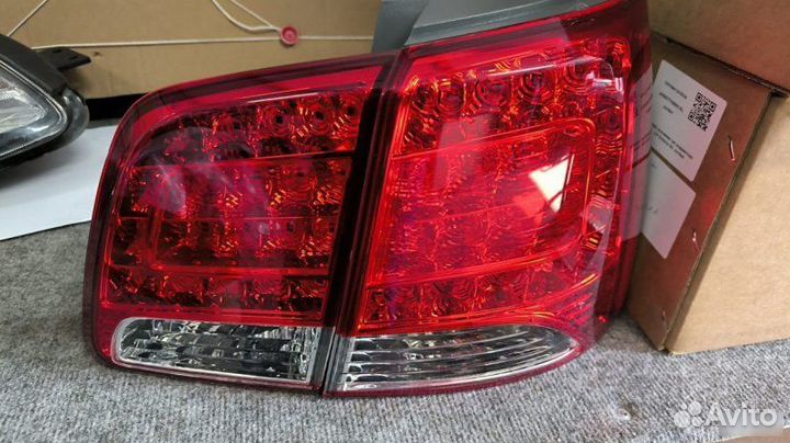 Фонарь внутренний LED правый Kia Sorento XM