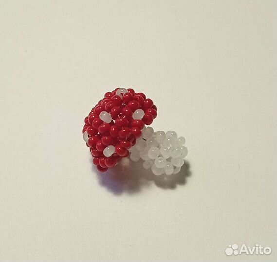 Грибочек мухомор из бисера, ручная работа