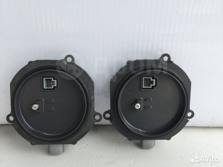 Блок розжига ксенона на Infiniti Nissan