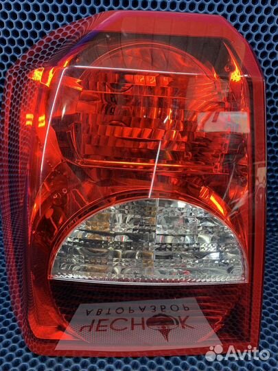 Фонарь задний левый Dodge Caliber 2006-2011