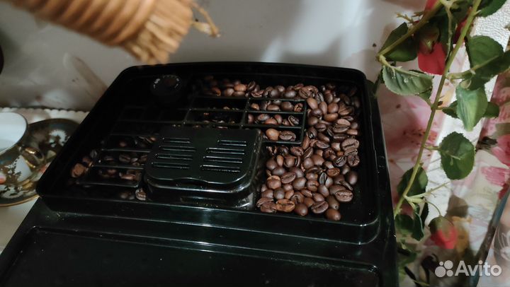 Кофемашина Delonghi magnifica s