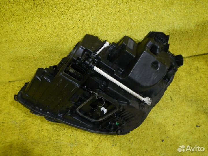 Фара правая Mercedes-Benz E-Class