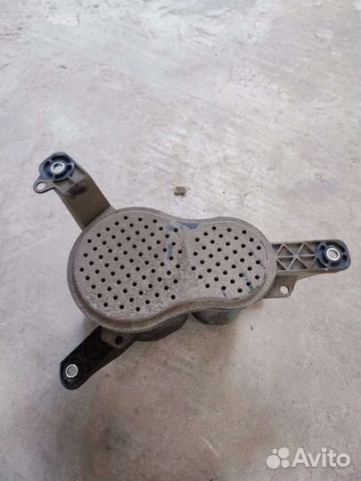 Абсорбер Audi A4 B8