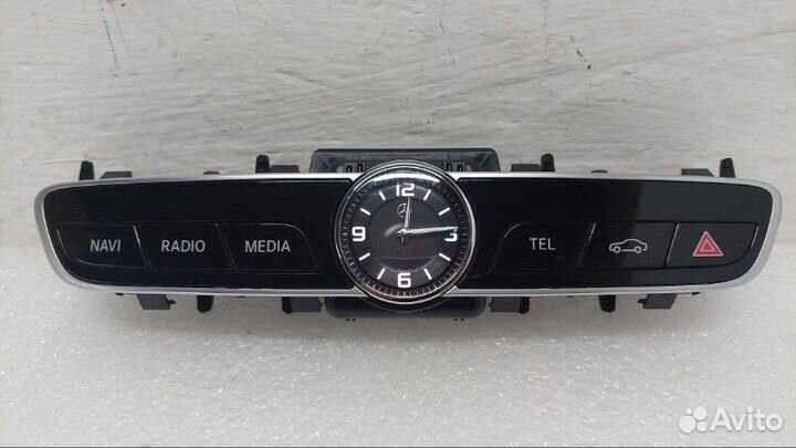 Блок кнопок управления мультимедиа с часами