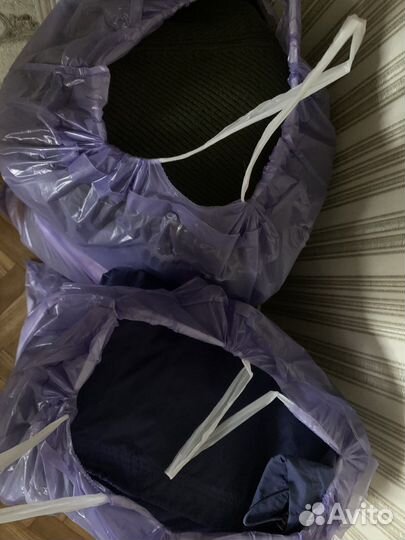 Два пакета с женскими вещами