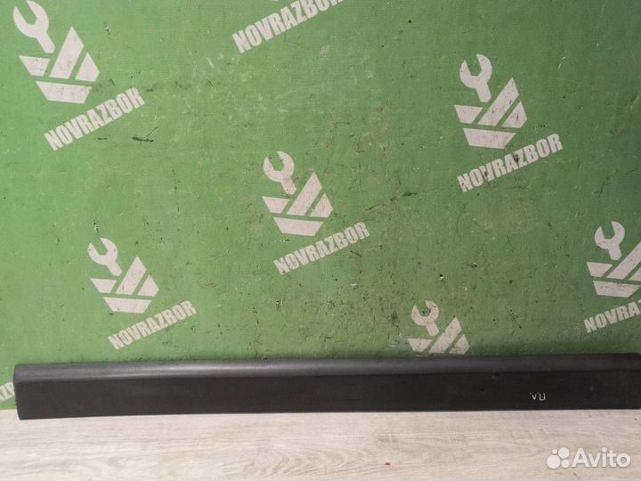 Молдинг передней левой двери Фольксваген Пассат