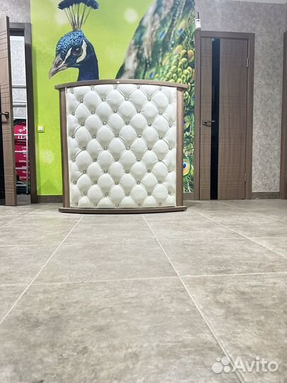 Стойка ресепшн