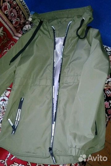 Ветровка женская